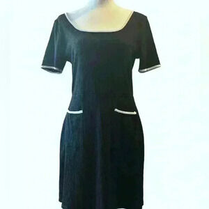 ModCloth Women's Black Dress with White  Trim Size Medium Knee Length